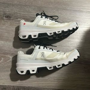 On cloud waterproof sneakers